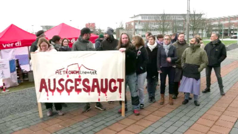 Protest gegen Theaterschließung (Foto: SAT.1 NRW)