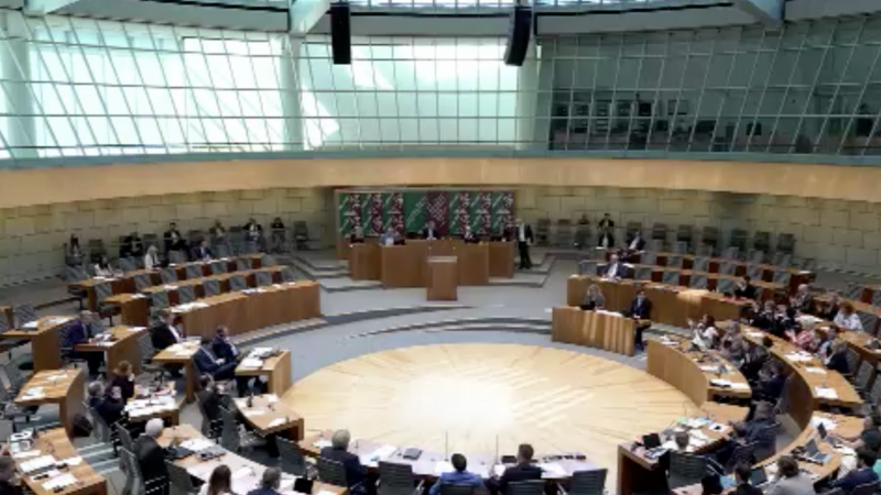 Landtag: Hitzige Debatte um Entlastungen (Foto: SAT.1 NRW)