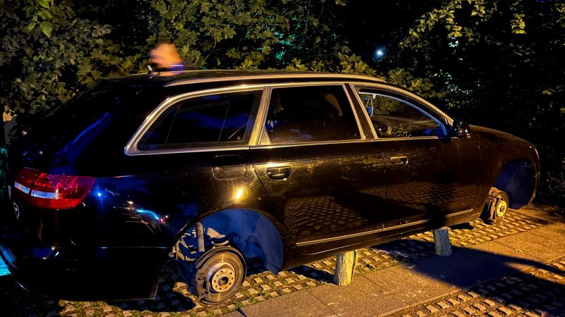 Unbekannte schlachten parkende Autos aus (Foto: SAT.1 NRW)