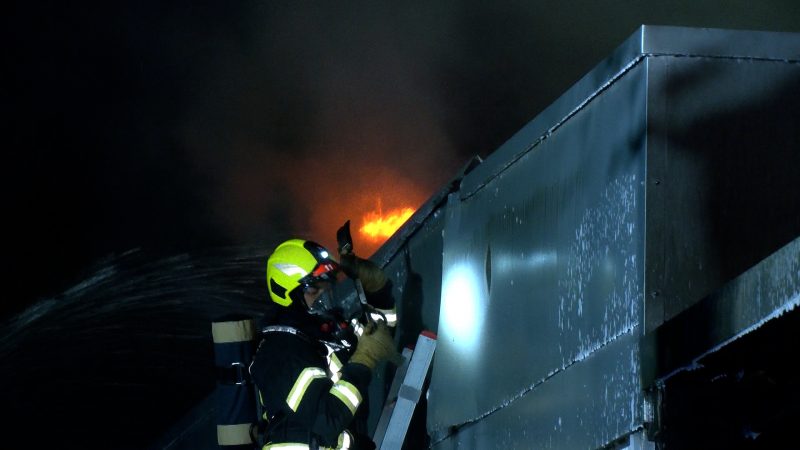 Drei Brände in einer Nacht  (Foto: SAT.1 NRW)