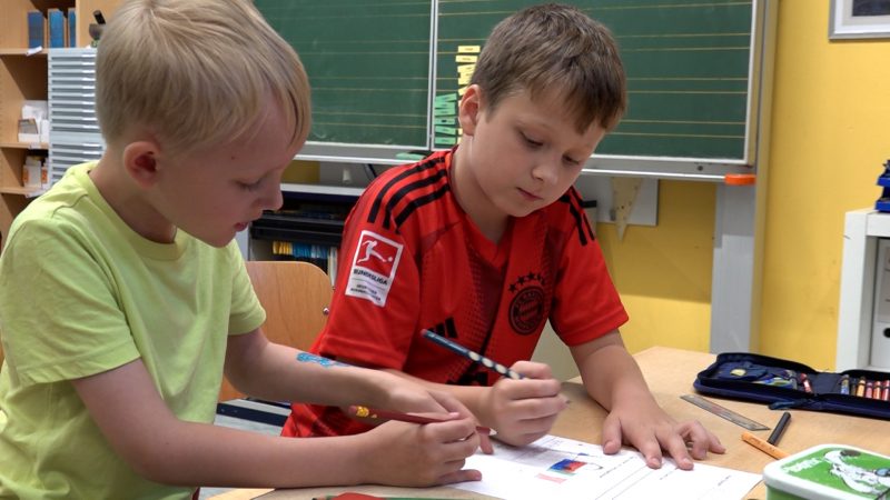 Grundschule erhält Preis (Foto: SAT.1 NRW)