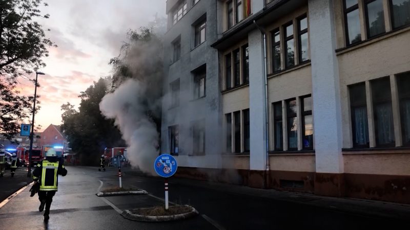 Dramatische Rettungsaktion bei Wohnhausbrand (Foto: SAT.1 NRW)