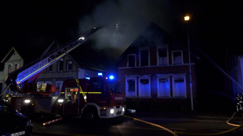 Brand in Mehrfamilienhaus  (Foto: SAT.1 NRW)