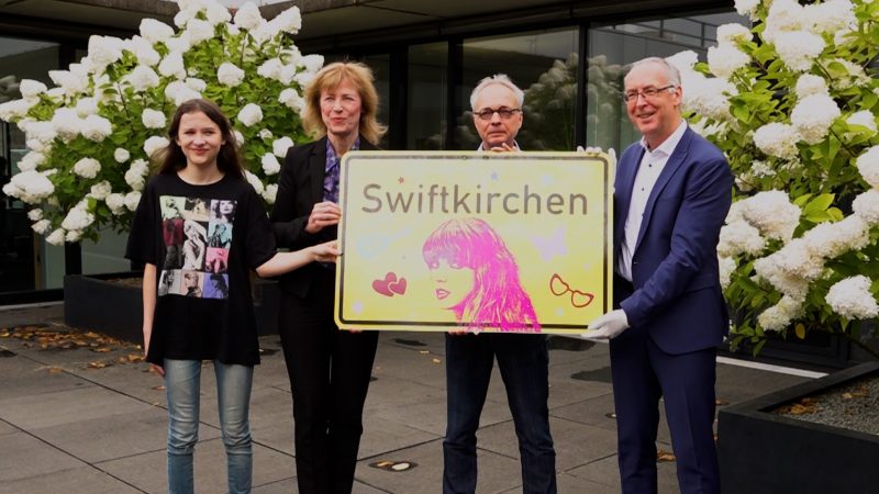 “Swiftkirchen”-Schild kommt ins Haus der Geschichte (Foto: SAT.1 NRW)