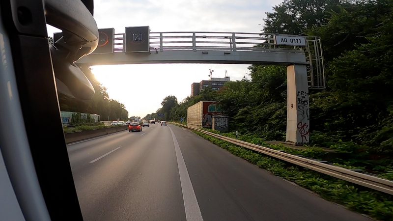 A40-Vollsperrung in Bochum  (Foto: SAT.1 NRW)