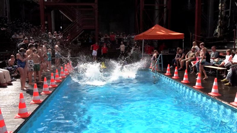 Arschbombencontest auf Zeche Zollverein (Foto: SAT.1 NRW)