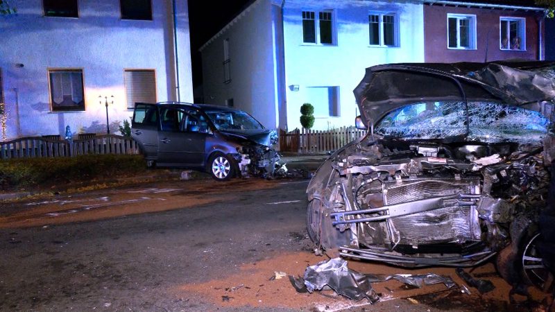 Schwerer Frontal-Crash in Herne: Ein Toter und ein Schwerverletzter (Foto: SAT.1 NRW)