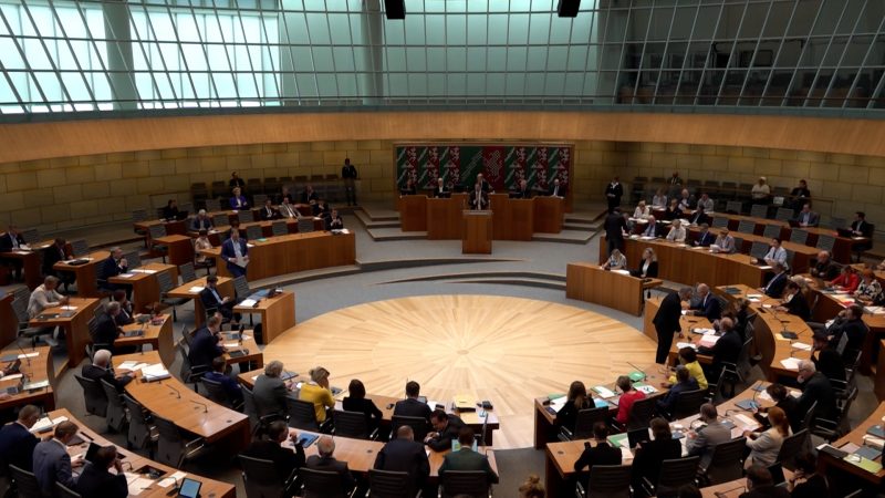 NRW-Landtag gedenkt der Opfer des Solinger Anschlags (Foto: SAT.1 NRW)