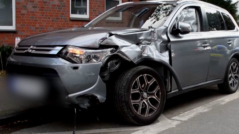 13-Jähriger verursacht schweren Unfall  (Foto: SAT.1 NRW)