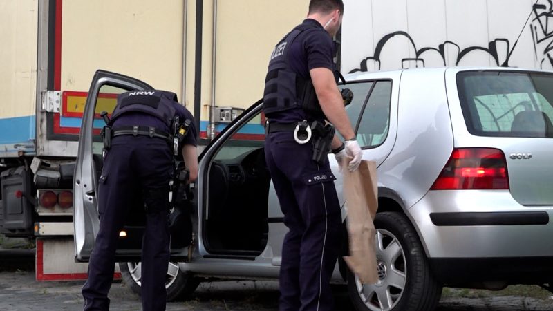 Zwei Männer nach Verfolgungsjagd festgenommen  (Foto: SAT.1 NRW)