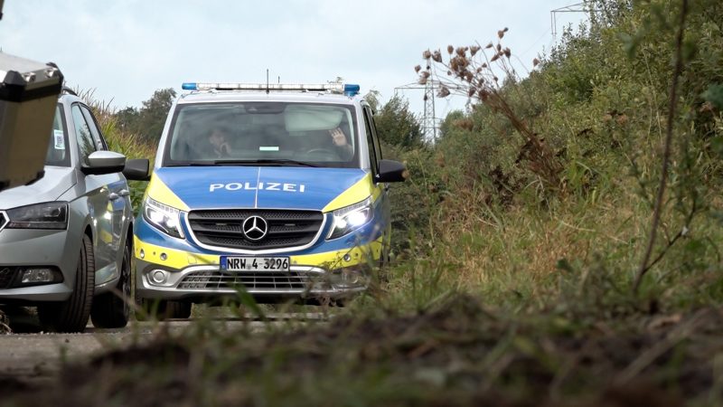 Zwei Leichen nahe Maisfeld in Gronau entdeckt: Polizei sucht nach Hinweisen (Foto: SAT.1 NRW)