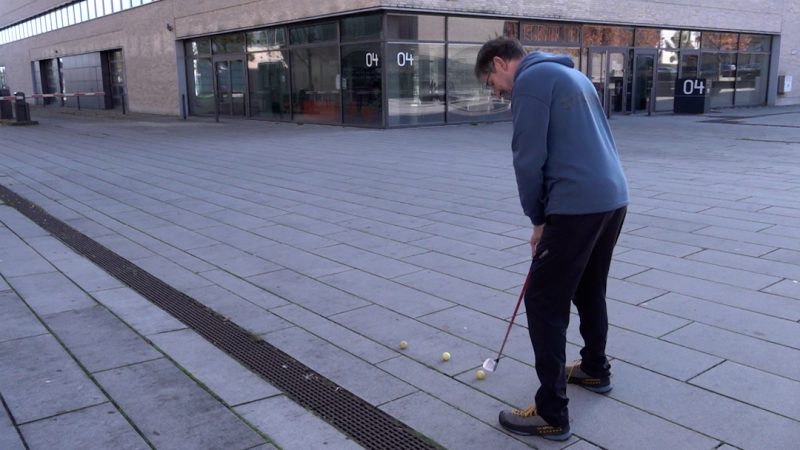 Mülheimer spielt Golf mitten in der Stadt (Foto: SAT.1 NRW)