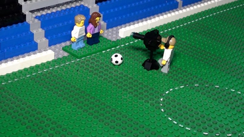 Fußballstadien aus Lego (Foto: SAT.1 NRW)