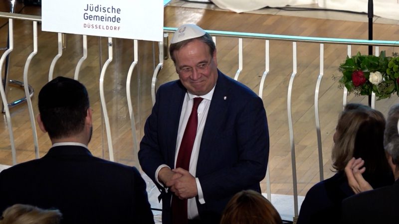 Armin Laschet mit Josef-Neuberger-Medaille ausgezeichnet (Foto: SAT.1 NRW)