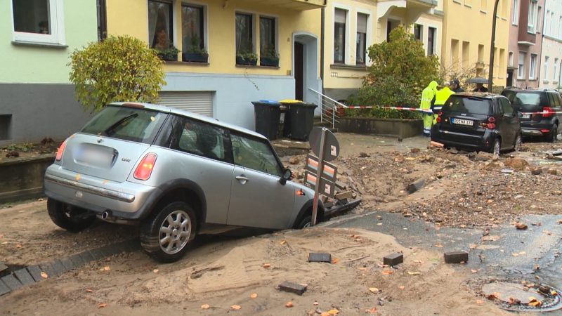 Wasserrohrbruch verursacht Chaos (Foto: SAT.1 NRW)