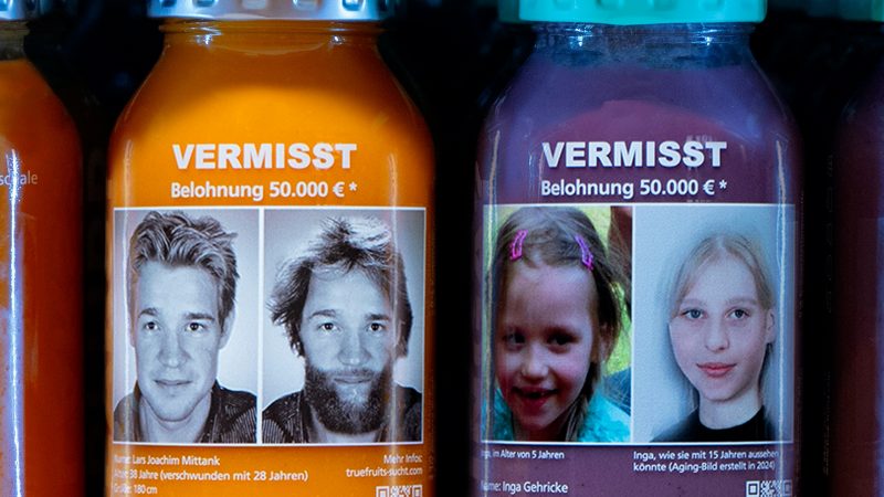 Vermisstenanzeigen auf Smoothie-Flaschen (Foto: SAT.1 NRW)