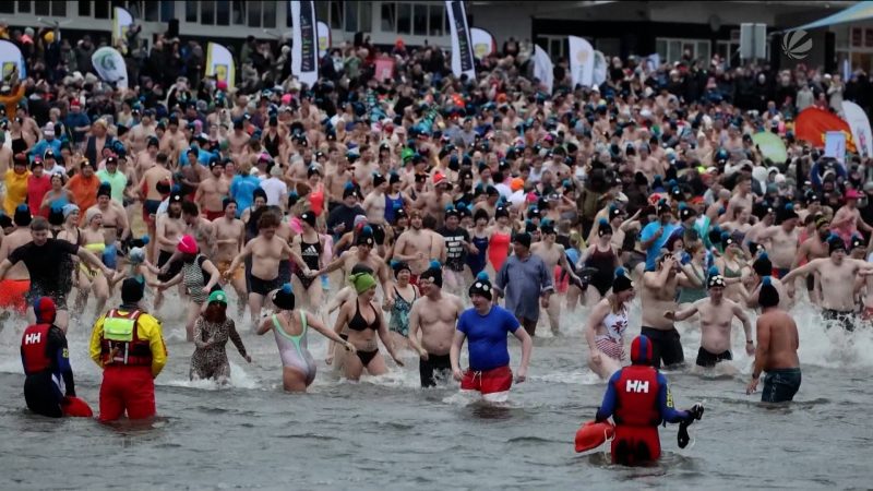 Neujahrsschwimmen am Halterner See (Foto: SAT.1 NRW)