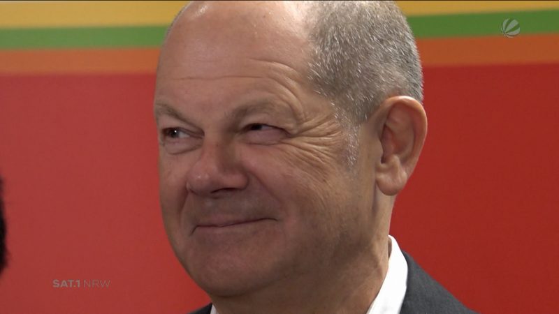 Olaf Scholz besucht Pflegeheim (Foto: SAT.1 NRW)