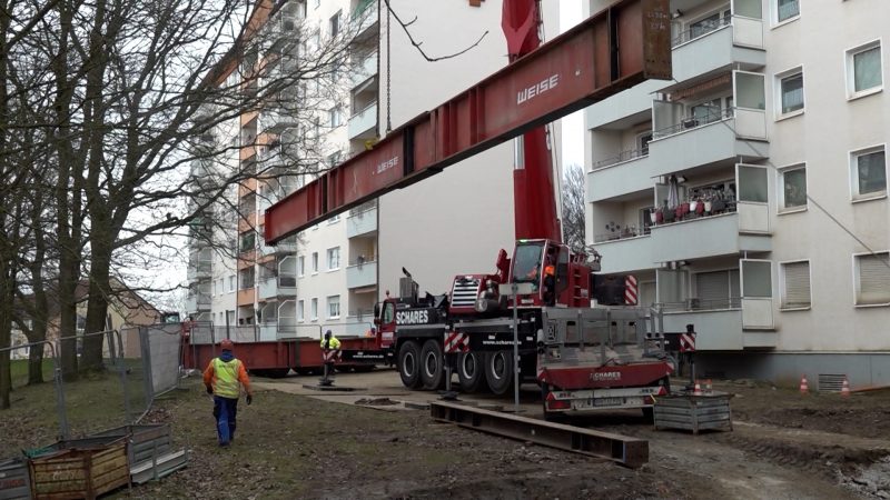 Stahlträger sichern einsturzgefährdetes Hochhaus  (Foto: SAT.1 NRW)