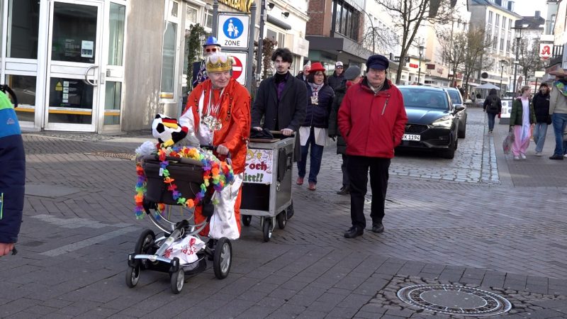 Kleinster Rosenmontagszug der Welt (Foto: SAT.1 NRW)